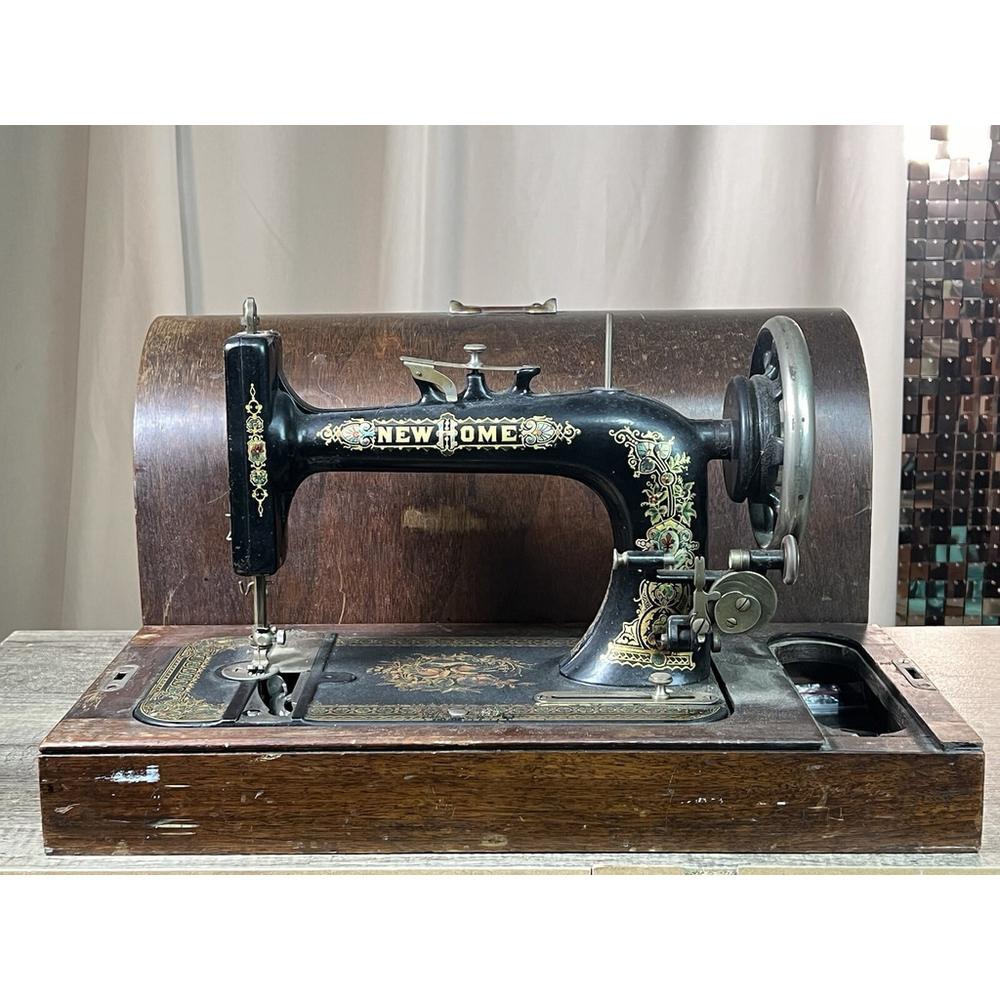 Antique New Home Hank Crank Sewing Machine S M Company Orange Mass USA with Case